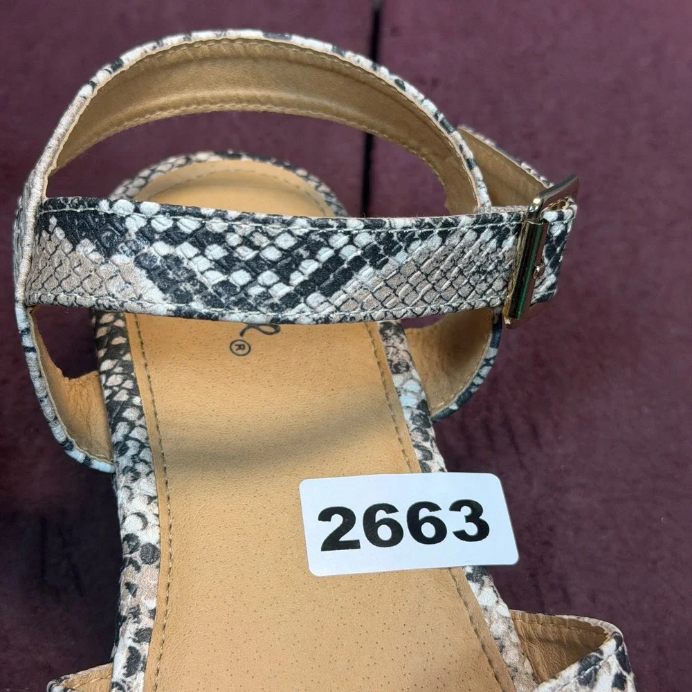 Qupid Platform Sandals Womens Grey Snakeskin Print Size 6 Animal Print Strappy